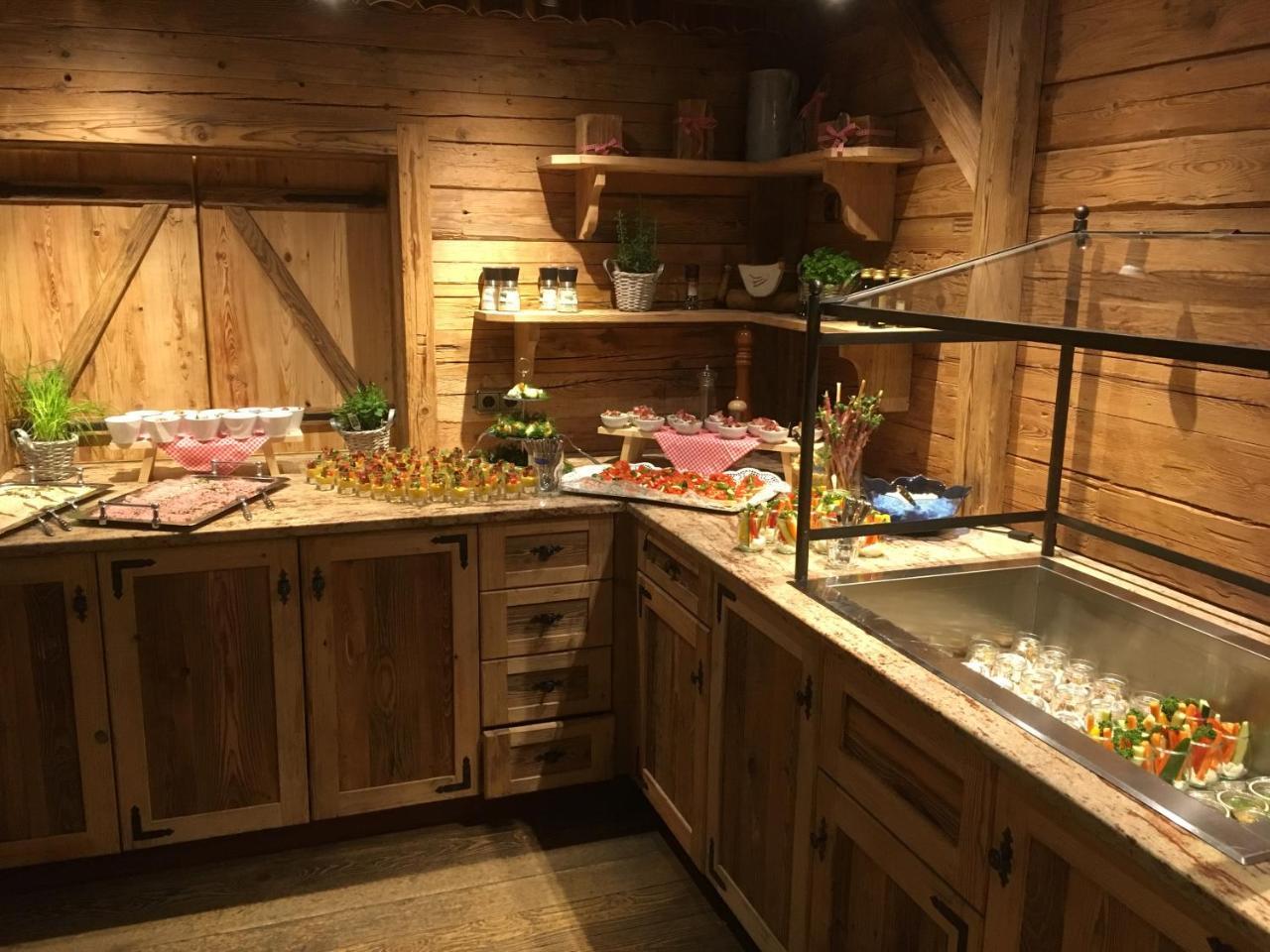 Metzgerei Gasthof Oberhauser - Hotel Zur Post Egling Bagian luar foto